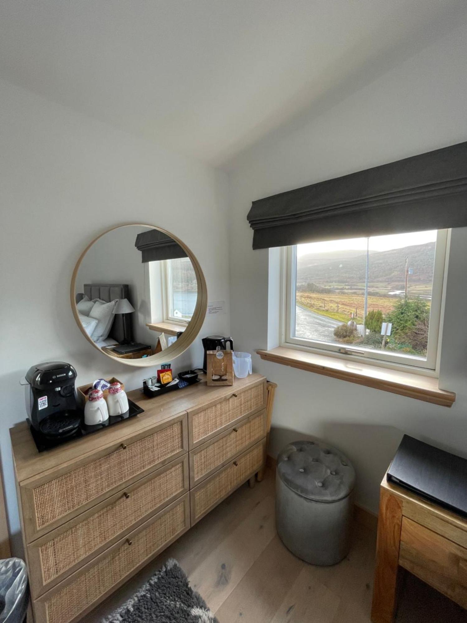 ポートリー Taigh Scalpaigh Bed & Breakfast エクステリア 写真